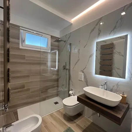 Tulip Luxury Howme Bari